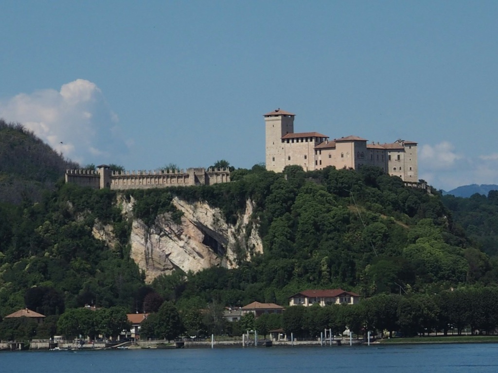 Angera e la Rocca Borromea